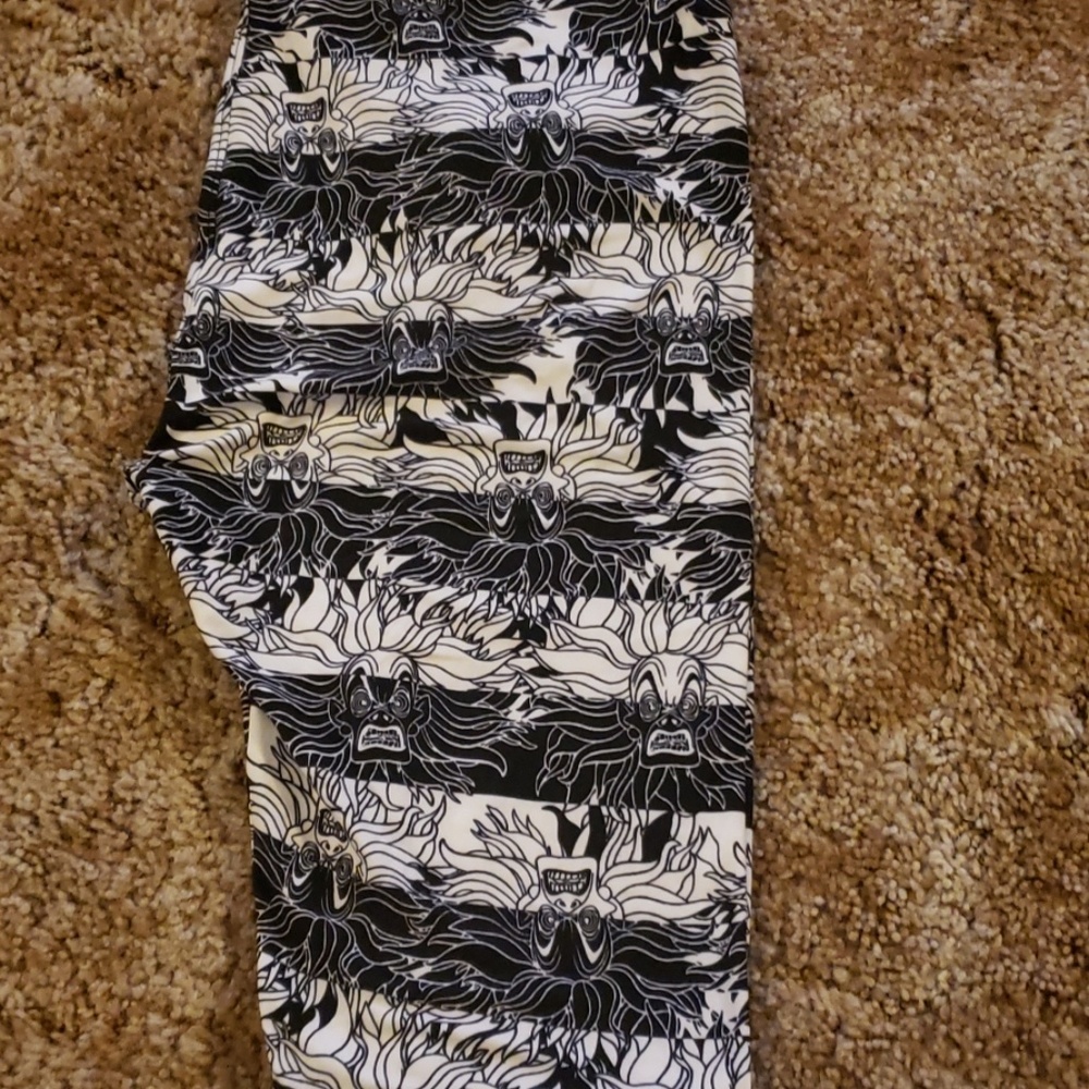 Lularoe disney leggings